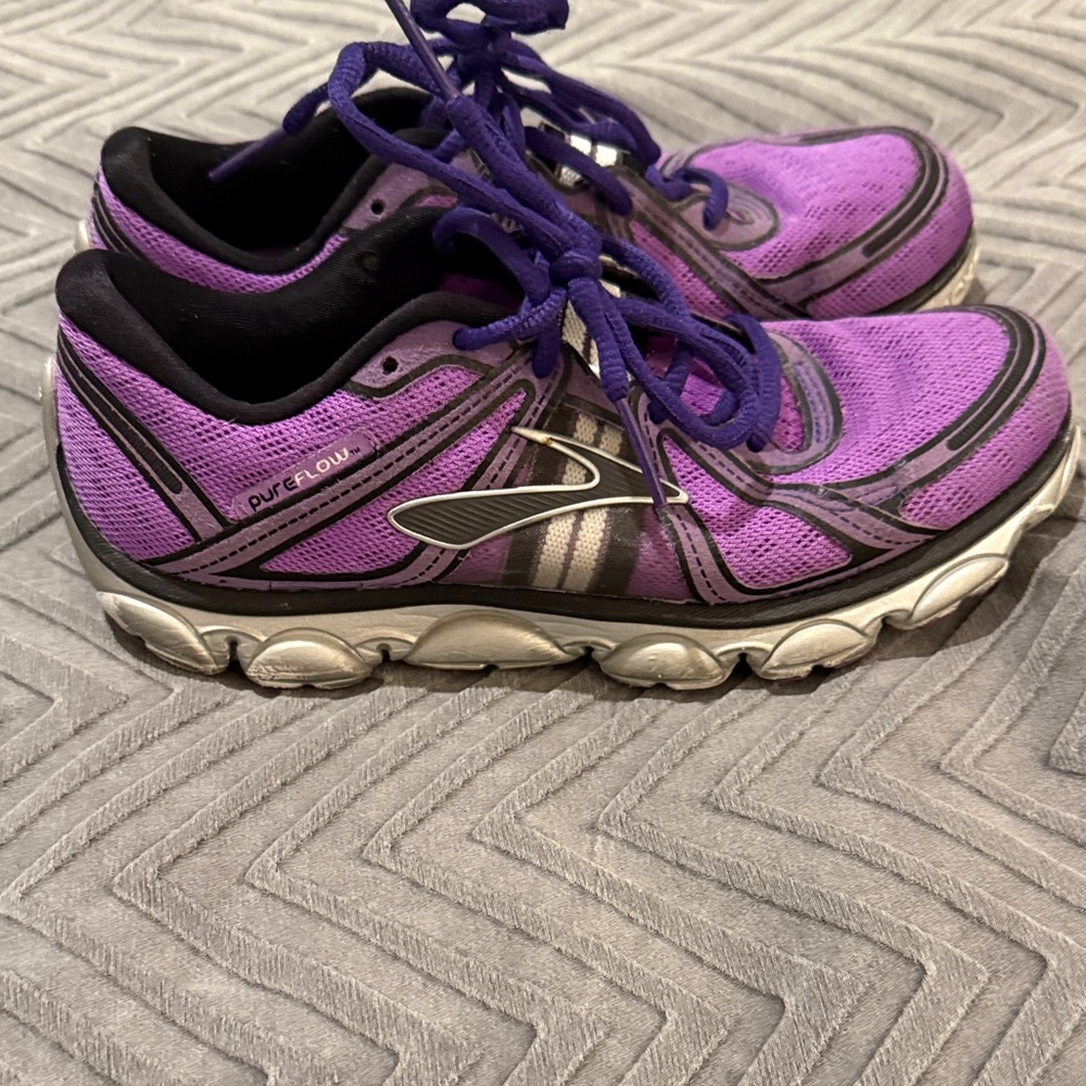 Brooks Pure Flow Running Sneakers - Picture 4 of 7